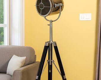 Lámpara de pie con trípode vintage hecha a mano: foco náutico industrial