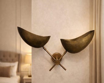 Aplique de pared doble de latón hecho a mano, acabado antiguo, iluminación de diseño