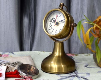 Reloj de mesa de latón vintage: reloj de escritorio antiguo con base de pedestal