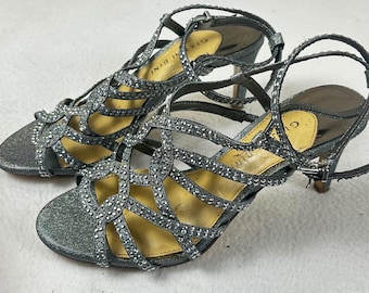 Gianni Bini Womens Silver Rhinestone Glitter Strappy Kitten Heel Sandals Size 6M
