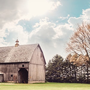 Barn Photography- Country Landscape Print, Grey Barn Photo, Farmhouse Decor, Rustic Home Decor, Midwestern Barn Photo, Country Home Decor