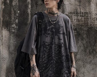 Camiseta extragrande con calavera gótica, camiseta gráfica de estilo streetwear oscuro, top holgado estilo Y2K.
