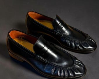 Handgefertigte Herren Loafers aus schwarzem weichem Leder Slip-On, handgefertigte neueste Designkleidschuhe