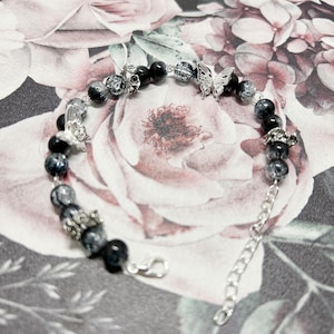 Gotische kralenarmband met vlinders | Sieraden in de stijl van Dark Romance
