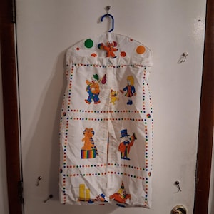 Apilador de pañales vintage de payaso de circo arcoíris de los años 80 AOP EUC
