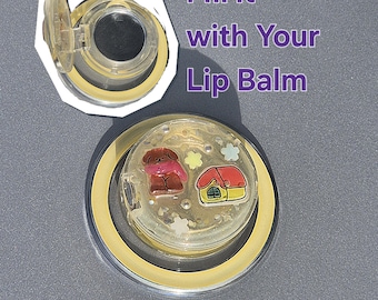 Handmade Magnetic Dog Resin Phone Grip | House Button Design