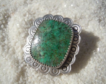 Green Stone Flower Ring, Size 8