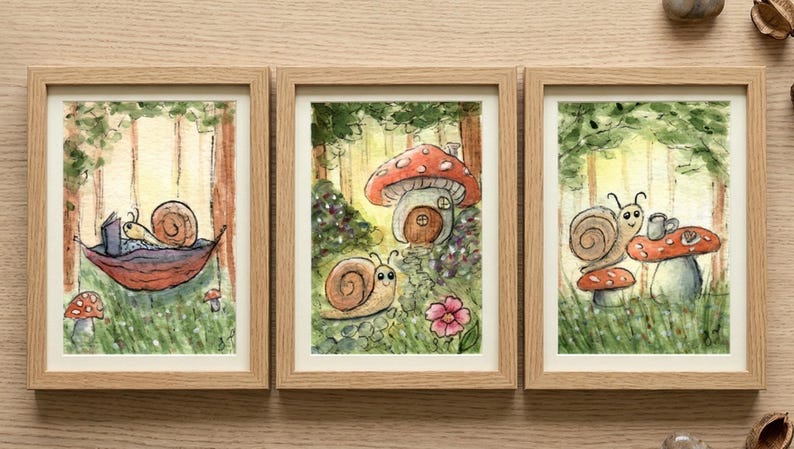 Akvarell konsttryck med snigel och svamp, nyckfull stugfärgad skogsdekor (13x18 cm) bild 1