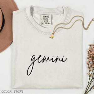 Minimalist Gemini Zodiac Shirt – Comfort Colors Astrology Tee, Simple Script Horoscope Gift
