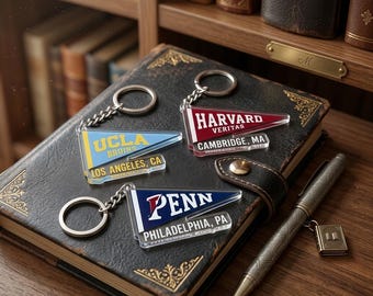Llavero acrílico con banderín universitario, colgante para bolso inspirado en Harvard, UCLA y Penn, llavero con la bandera de la universidad, accesorio de regalo para estudiantes graduados