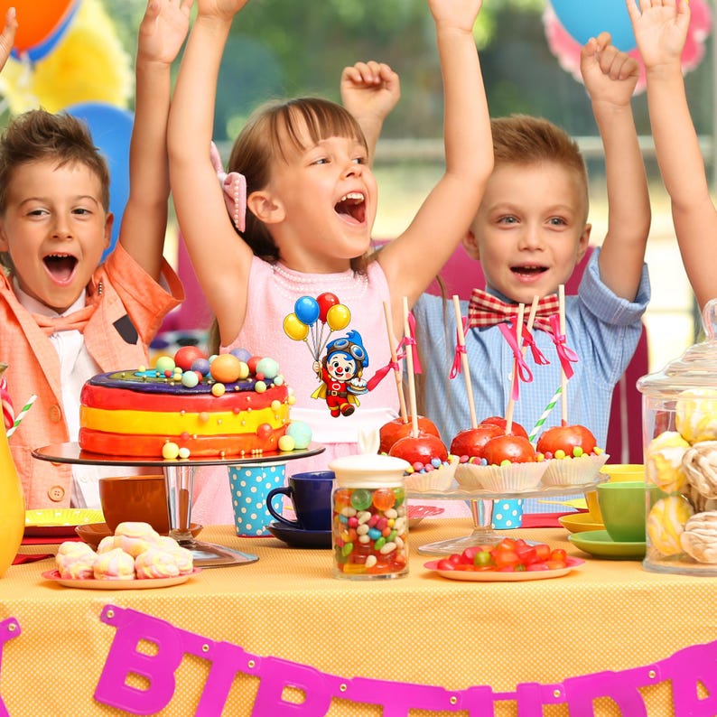 Puede incluir: Una animada escena de fiesta de cumplea&ntilde;os con ni&ntilde;os celebrando. Un pastel colorido, manzanas caramelizadas y diversas golosinas se exhiben sobre un mantel amarillo. Se ve una pancarta con la palabra "BIRTHDAY".