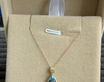 Topazio blu con diamanti naturali d-0.08ctw montato su catena in oro 10k misura 17
