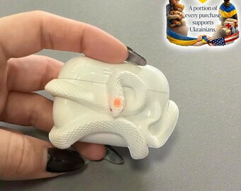 3D Snake AirPods Pro Case – Edgy Protective Cover