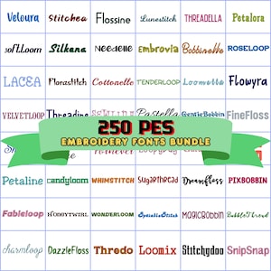 以下が含まれることがあります： さまざまなスタイルと色で刺繍フォントのグリッド。画像には「250 PES Embroidery Fonts Bundle」と書かれたバナーがあります。フォントは、青、緑、茶色など、さまざまな色で表示されます。