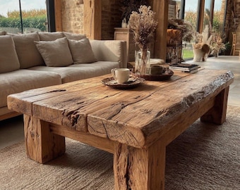 Maßgefertigter Couchtisch aus Walnussholz mit Baumkante – Massivholzmöbel im Landhausstil