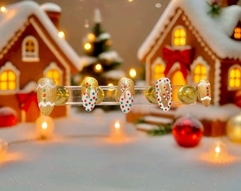 Presse de Noël inspirée d'une maison en pain d'épice aux épices dorées