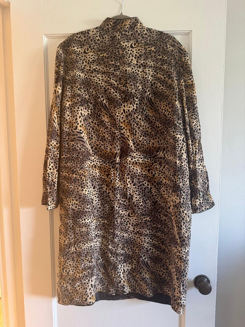 Vintage Adrianna Papell Silk Leopard Print Duster | Plus Size 20L Longline Tunic Jacket | Y2K Mob Wife Aesthetic Cheetah Silk Top image 2