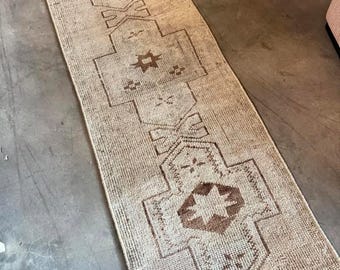 Hand Knotted Oushak Runner Rug, Vintage Turkish Wool Runner, Neutral Beige Hallway Carpet, Farmhouse Entryway Décor