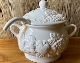 Sopera de cerámica blanca vintage de 3 piezas - Tabletops Unlimited "Nature" China