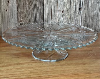 Klasyczny stojak na ciasto MCM Imperial Glass Co. Candlewick Low Pedestal z kwiatowym grawerunkiem