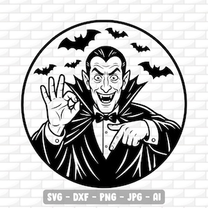 Könnte beinhalten: Schwarz-Weiß-Illustration eines Vampirs in einem kreisförmigen Rahmen, mit Fledermäusen im Hintergrund. Der Vampir lächelt, zeigt seine Zähne und macht eine 'okay'-Handgeste. Das Bild enthält den Text 'SVG - DXF - PNG - JPG - AI'.
