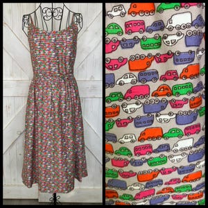 70&#39;s Vintage Malia Honolulu Hawaiian Gray Rainbow Cars Novelty Print Midi Sundress Dress