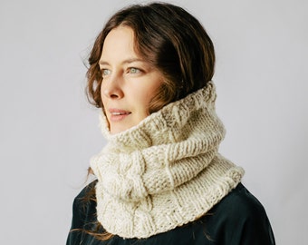 KNITTING PATTERN PDF- Cabled cowl pattern, bulky cowl pattern, infinity scarf pattern, bulky cable knitting, bulky scarf pattern, cable knit