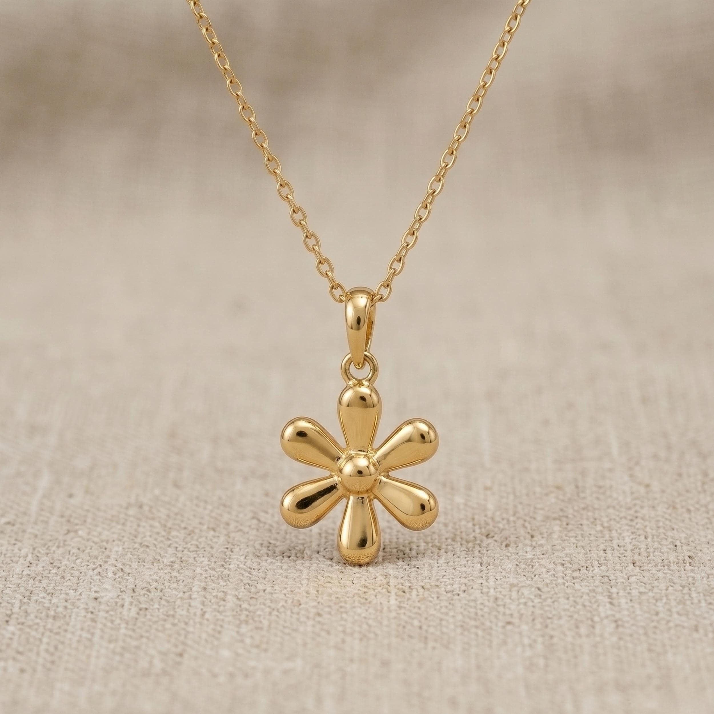 14k Daisy Charm - Etsy