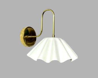 Brass Scalloped Wall Sconce – Art Deco Ruffle Shade Lamp Wall Lights