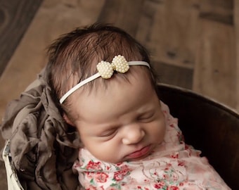 Pearl BowHeadband, bandeau bebe, bebe foto, newborn photographer, baby bling, newborn photography headband, by Lil Miss Sweet Pea