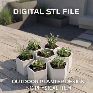 Puede incluir: Jardineras blancas geométricas con plantas sobre una superficie de madera. El texto "DIGITAL STL FILE", "OUTDOOR PLANTER DESIGN" y "NO PHYSICAL ITEM" se muestra en la imagen.