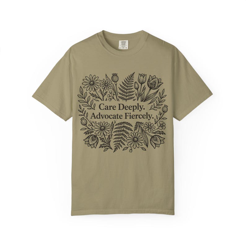 Camiseta de trabajador social, terapeuta, defensa, ayuda profesional, profesional de la salud mental, estampado floral imagen 7