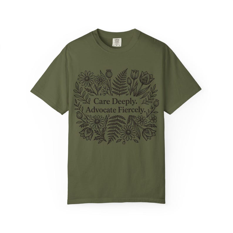 Camiseta de trabajador social, terapeuta, defensa, ayuda profesional, profesional de la salud mental, estampado floral imagen 11