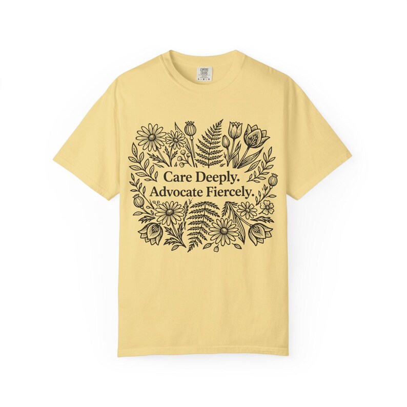 Camiseta de trabajador social, terapeuta, defensa, ayuda profesional, profesional de la salud mental, estampado floral imagen 9