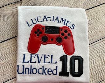 Gamer Camiseta de cumpleaños bordada personalizada con número