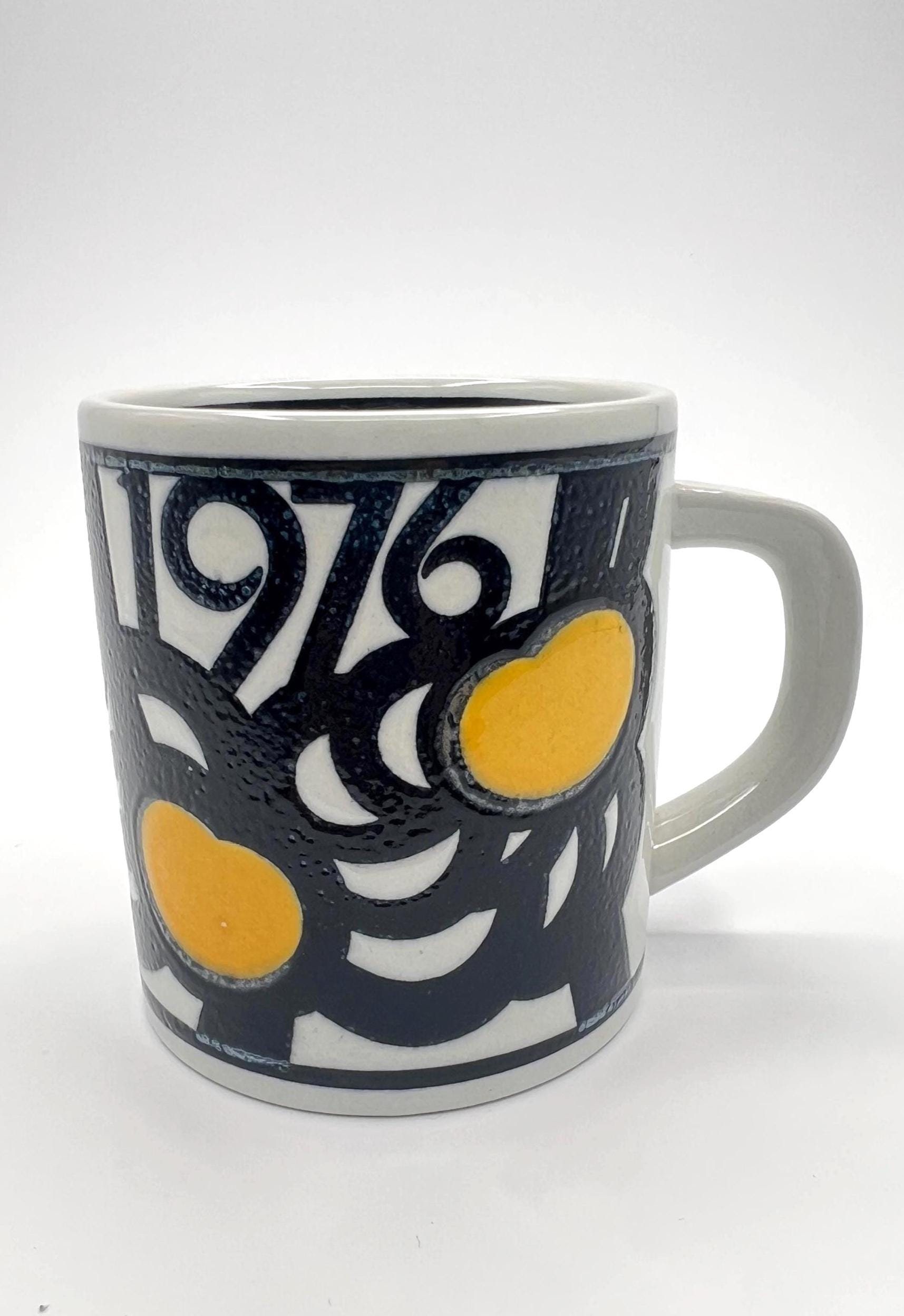 Vintage 1976 Pottery - Etsy