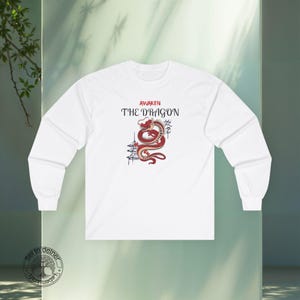Camiseta de manga larga Dragón Rojo | Camiseta con simbolismo asiático | Camiseta zen poderosa | Té para despertar la fuerza | Camiseta de manga larga con estampado mítico