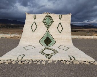 Handmade Berber Wool Rug – White and Green Beni Ourain, Abstract Design