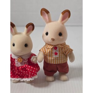 Familia de conejos de chocolate Epoch Sylvanian Families, 3 piezas, color crema, marrón claro CC01 imagen 2
