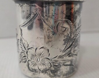 Jarra para crema antigua Barbour Silver Co., de cuatro placas, modelo 112, con grabado floral victoriano.