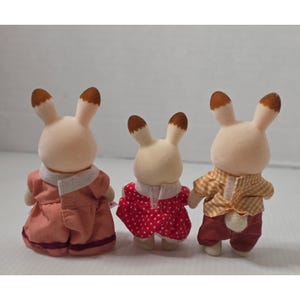 Familia de conejos de chocolate Epoch Sylvanian Families, 3 piezas, color crema, marrón claro CC01 imagen 4