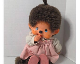 Peluche Sekiguchi Monchhichi de 8 pulgadas en rosa y marrón, estilo vintage japonés.