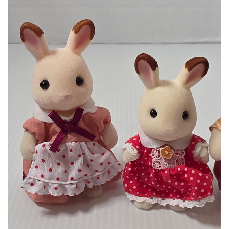 Familia de conejos de chocolate Epoch Sylvanian Families, 3 piezas, color crema, marrón claro CC01 imagen 3