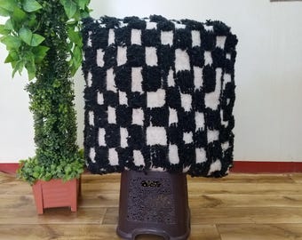 Vintage Berber Wool Cushion Cover – 60x60 cm, Black & White Boho Pillow