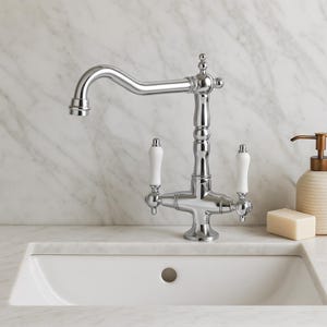 Grifo de lavabo de baño cromado estilo victoriano