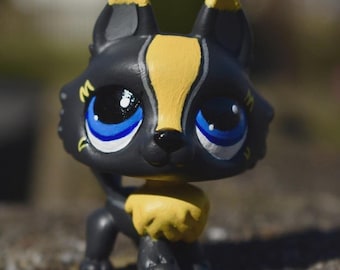 Littlest PetShop OOAK vampire zombie dog custom , handmade , LPS , handpainted : Achat occasion | Figurines Hasbro Très bon état