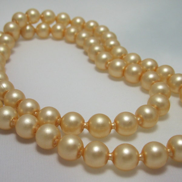 Pearl Pop It Bead Necklace - Snap Bead Necklace -  Pearlized Latte Plastic Necklace - Retro Kitsch - 1950's - Vintage Necklace