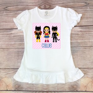 Super Hero Trio – Camiseta personalizada com estampa direta na roupa – perfeita para aniversários de super-heróis!