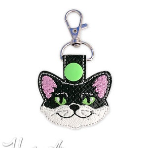 Tuxedo Cat Snap Tab Keychain Embroidery Design, cat keychain, tuxedo, keychain embroidery, cat machine embroidery, ITH, in the hoop, snap