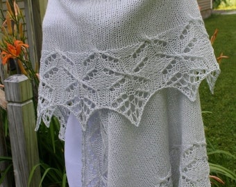 Knitted Shawl Pattern.  PDF download. Semicircular shape."Lucky Quitrefoil".